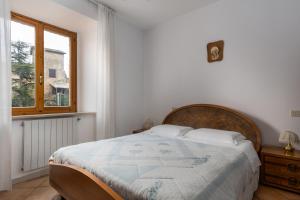 Enchanting Flat with Patio in Abbadia a Isola