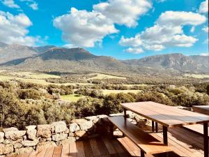 Villas Maison de campagne, deux chambres, vue sur les montagnes : photos des chambres