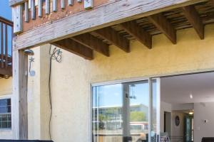 Islandwood Condos Unit 104