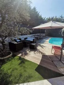 Proche Cannes, superbe bas de villa, piscine privée chauffée - 勒卡内