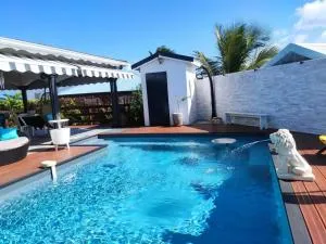 ZANNANNA F1 de charme tout équipé Le Moule avec piscine - Ле-Муль