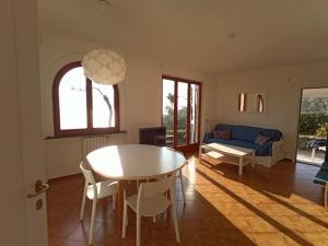 VILLA ROSA CON SPLENDIDA VISTA MARE