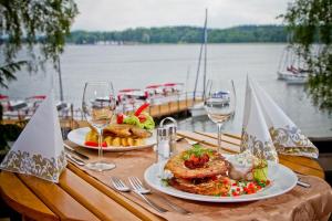 Apartament z widokiem na jezioro Niegocin, Mazury