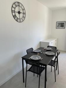 Appartements Appartement 30 m2, piscine et parking prive : photos des chambres