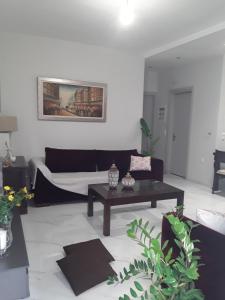 Near the airport Kiriakis House