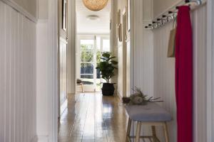 Albert Cottage - charming miners cottage in town