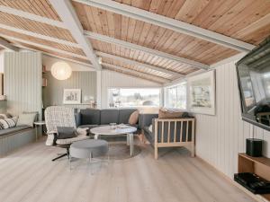 6 person holiday home in Ålbæk-By Traum
