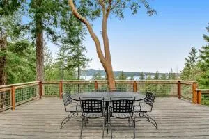 The Wilker House - Dolphin