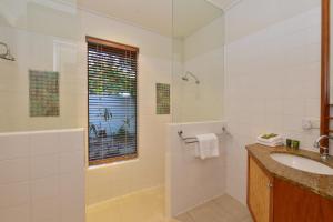 Seascape Holidays Villa 8 Surya