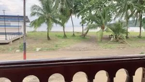 Aloja-T en Casa de Playa Bahia Solano - Nabugá