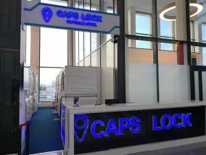 CAPS LOCK Airport Hotel - Koshi