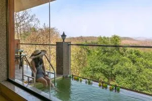 StayVista's Tinted Skies - Villa with Private Pool & Jacuzzi - Zadapoli