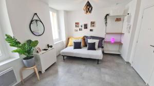 Appartements MaxBnb - Studio Cozy - Climatise - WiFi Fibre - 10 min a pied Gare -3- : photos des chambres