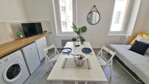 Appartements MaxBnb - Studio Cozy - WiFi Fibre - 10 min a pied Gare -3- : photos des chambres