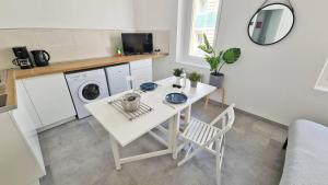 Appartements MaxBnb - Studio Cozy - WiFi Fibre - 10 min a pied Gare -3- : photos des chambres