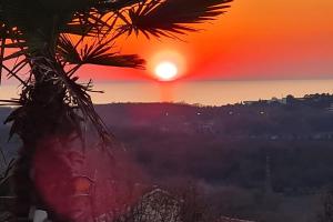 Apartment Nikola for 4 Persons in Mugeba country side with sea view 