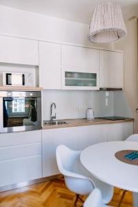 AMOROZO APARTMENTS by DuHomes