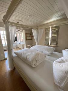 Two-Bedroom Apartment room in Cafe einzigARTig