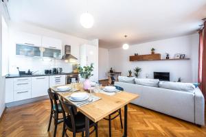 Charles Apartments in Old Town