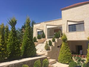 Charming House in Amman + Balcony
