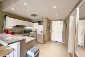 Minimal & Central 1BDR Apt Abu Tig Marina