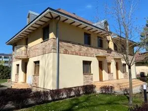 Villa Apartman - Balatonszemes