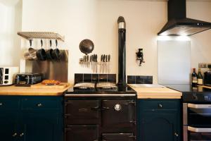 The Cors - Charming Country Escape for Large Family Groups