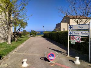 Appartements studio a 100m de la plage et de la piscine : Appartement 1 Chambre