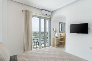 King Suite with Balcony room in Golden Star