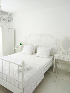 Studio with Partial Sea View room in M&M apartment & rooms