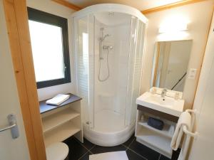 Hotels ULVF Le Domaine de Pelvezy : Chalet 2 Chambres