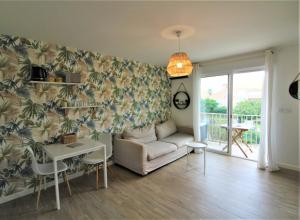 Appartements Studio climatise tout confort a 2 pas de la mer avec parking prive : photos des chambres