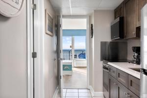 11-th Floor OcenView w Balcony cozy condo at Boardwalk Resort