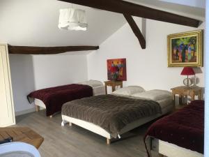 Maisons de vacances Le petit Givry : Maison 2 Chambres