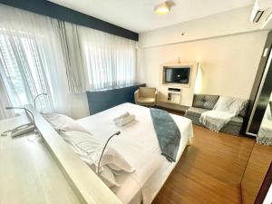 Lindo Apto com piscina e academia prox Av Paulista