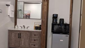 Clingans Junction Cottage #4