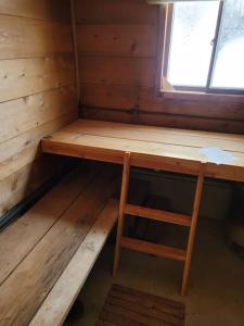 Whole home, private lake, sauna, WFH office