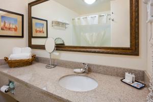 Expressway Suites Fargo