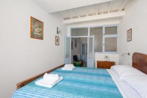 Casa GiGio 011030-LT-0223