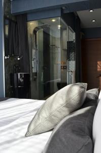 HIDDEN BANK: DIAMONDS