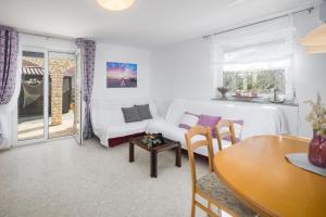 Apartment Mirna in Tar 