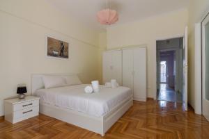 Bright and Spacious 2-bedroom Apartment in Athens