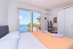 Apartment with sea view Vitorio