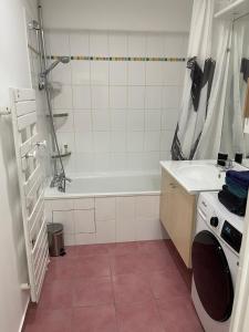Appartements Superbe 3 PIECES face gare TGV / RER de Massy : photos des chambres