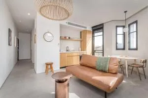 Trendy and cosy apartment / Balcony - Shekhunat HaTiqwa