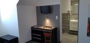 Hotels Logis Hotel Relais Paris Bale - Restaurant La Mangeoire : photos des chambres