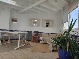 Laylas Beach Art House