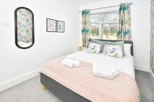 London House by YourStays - 5 Bedroom House in Newcastle-under-Lyme