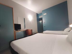 Basic Triple Room room in Hotel Verbano 2000