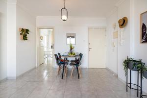 Sweet retreat 2-BR Apartment in Mackenzie